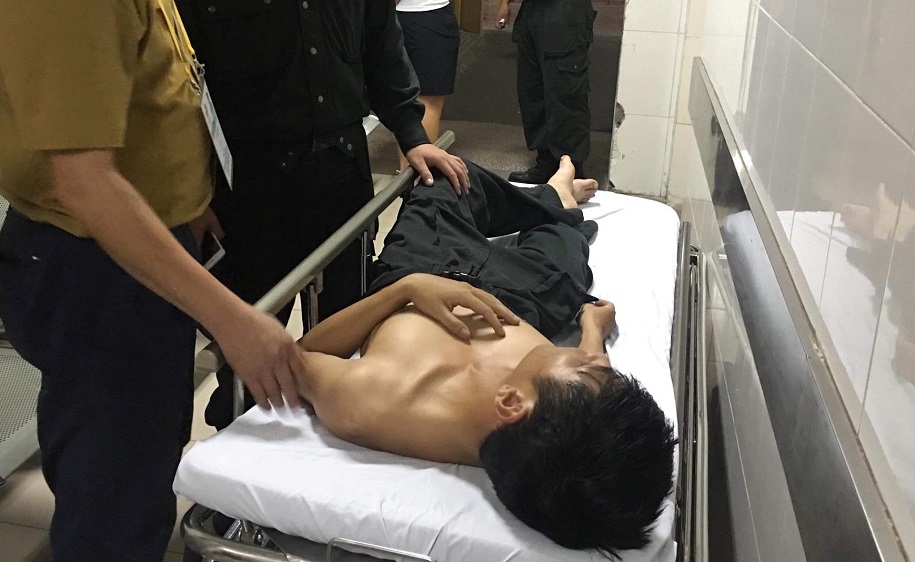 Cảnh sát cơ động nhập viện sau khi xô xát với CĐV Nam Định