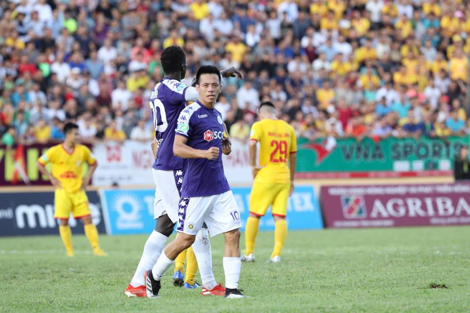 Kết quả Hà Nội FC vs Nam Định (FT: 6-1): Chủ nhà 'chơi tennis' trong màn pháo sáng