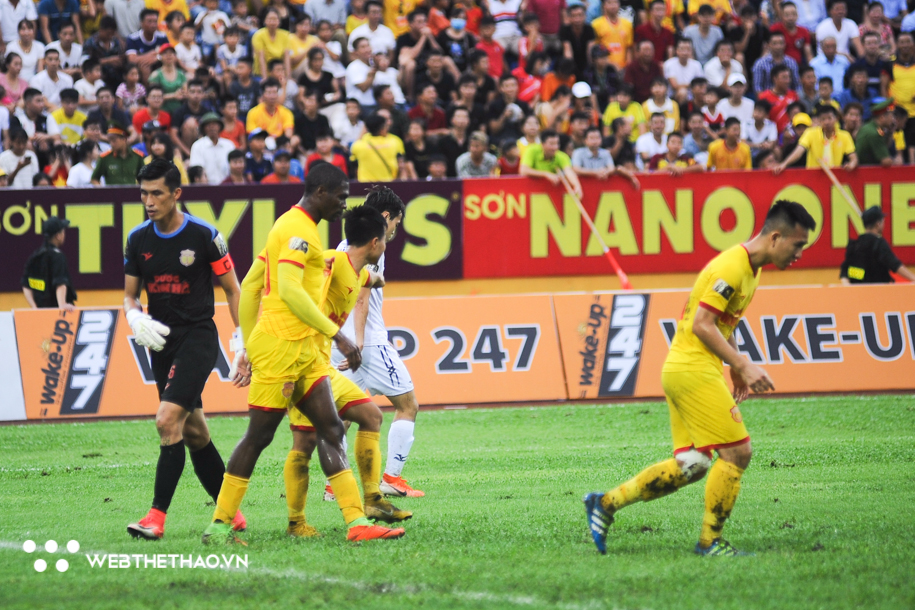 Kết quả Hà Nội FC vs Nam Định (FT: 6-1): Chủ nhà chơi tennis trong màn pháo sáng Kết quả Hà Nội FC vs Nam Định (FT: 6-1): Chủ nhà chơi tennis trong màn pháo sáng