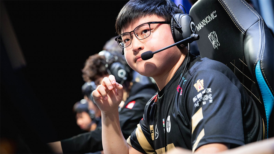 RNG Uzi: Chấn thương đã có thể phá hủy sự nghiệp của tôi!