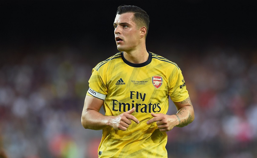 CĐV Arsenal chế giễu Xhaka đứng đầu các chỉ số tiêu cực