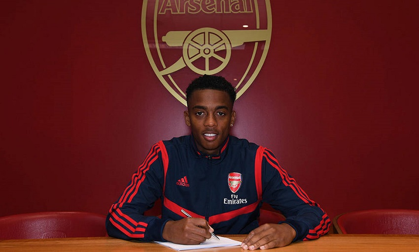 Arsenal giữ chân tài năng trẻ bằng hợp đồng dài hạn