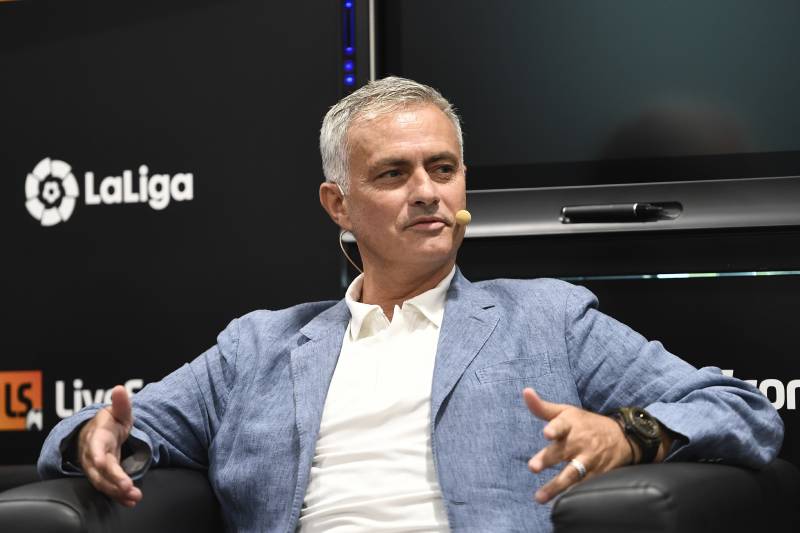 HLV Mourinho tiết lộ lý do Man City và Liverpool vượt trội ở giải Ngoại hạng