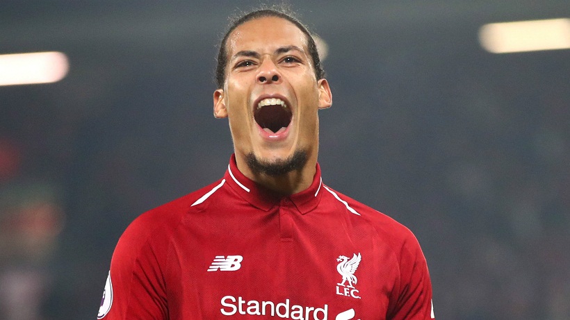 Van Dijk bỏ xa Maguire trong danh sách hậu vệ đắt nhất thế giới