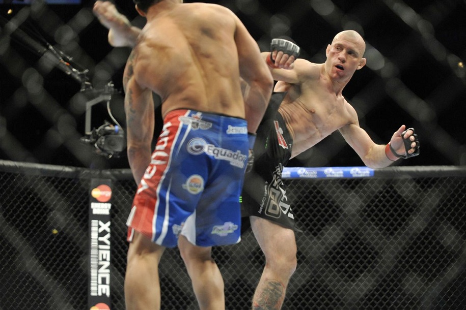 Gã ‘Cao bồi’ của UFC Donald Cerrone là ai?