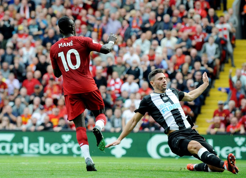 Mane và Salah biến thành “thùng thuốc súng” cho Liverpool từ… bất đồng Mane và Salah biến thành “thùng thuốc súng” cho Liverpool từ… bất đồng