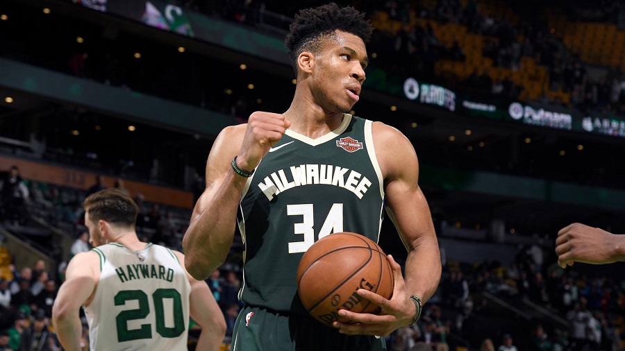 Giannis Antetokounmpo hưởng mức lương ngang Stephen Curry vào năm sau