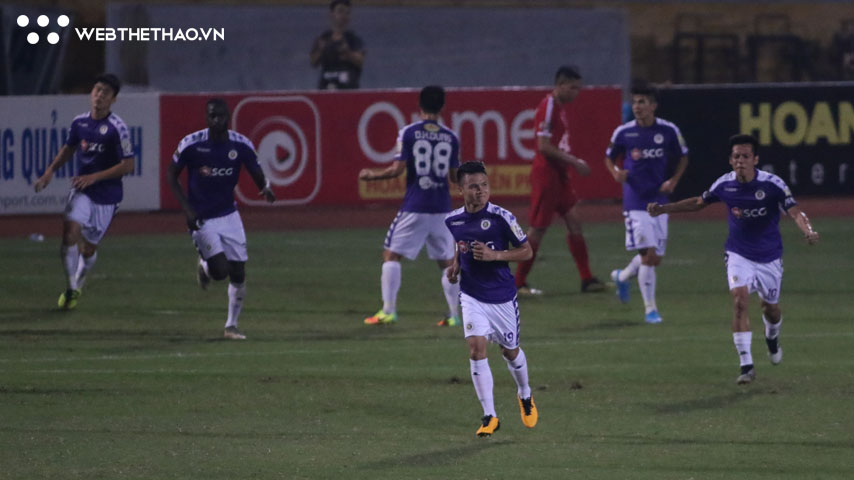 Khi "cầu thủ thứ 12" giúp Hà Nội FC lội ngược dòng trước Viettel