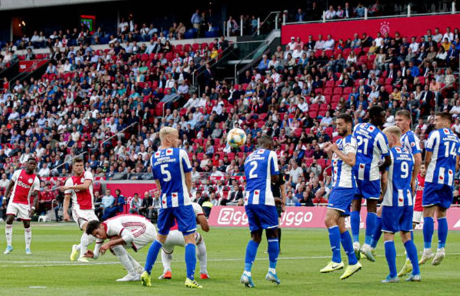 Đoàn Văn Hậu chưa kịp sang Hà Lan, Heerenveen thua đậm Ajax