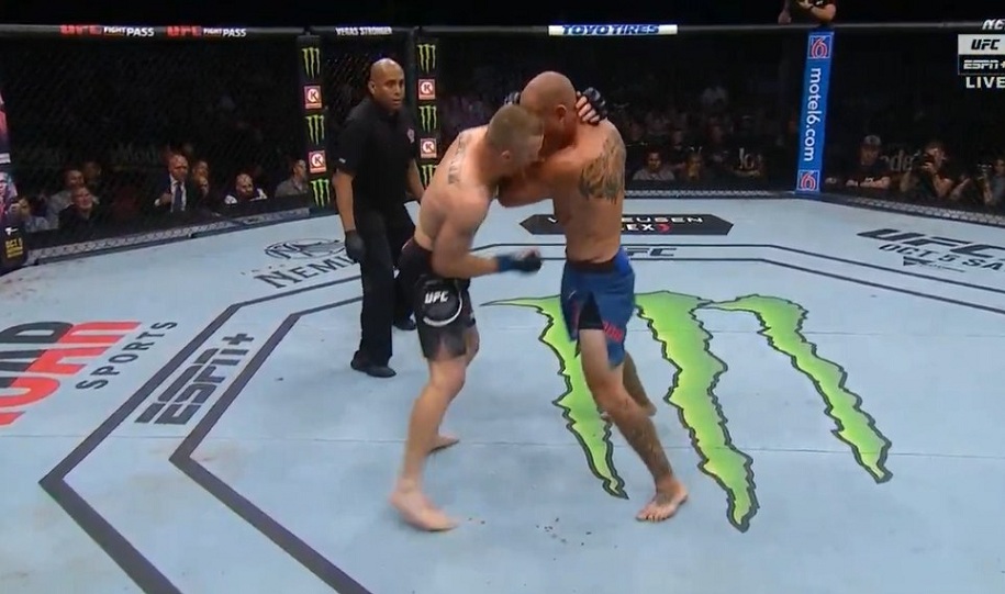 Giới chuyên môn nói gì về trận thua của Donald Cerrone?