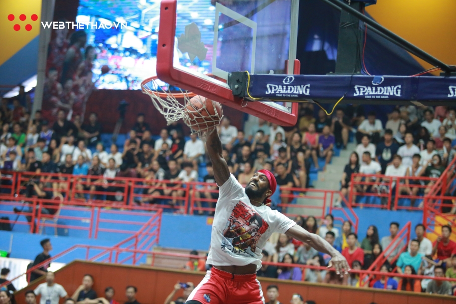 HBL All-star 2019: Video những cú úp rổ ngoạn mục của Gabe Riche