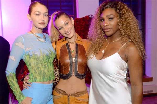 Serena Williams tự tin khoe body, sau khi khoe tài thiết kế thời trang
