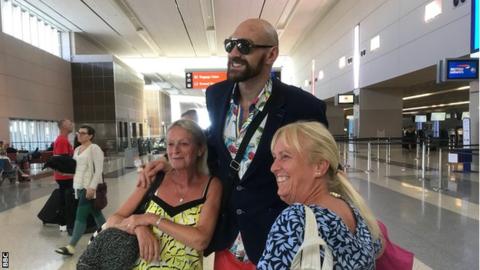 Tyson Fury khâu 50 mũi sau trận đấu với Otto Wallin Tyson Fury khâu 50 mũi sau trận đấu với Otto Wallin