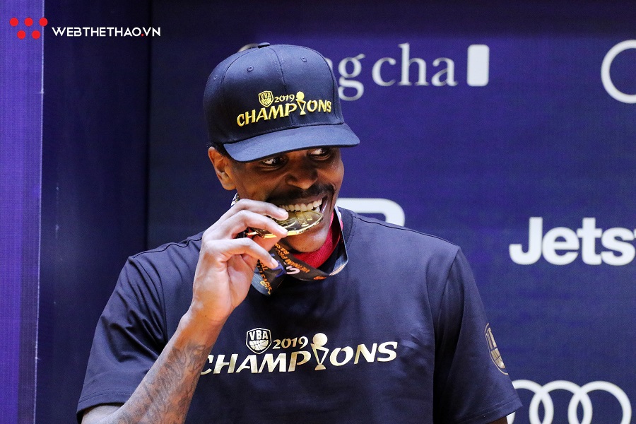 Chùm ảnh: Saigon Heat nâng cao chiếc cúp vô địch VBA 2019