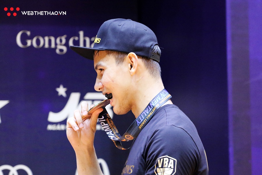 Chùm ảnh: Saigon Heat nâng cao chiếc cúp vô địch VBA 2019
