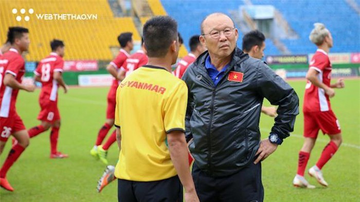 Dời lịch thi đấu V.League, thầy Park vơi bớt nỗi lo World Cup
