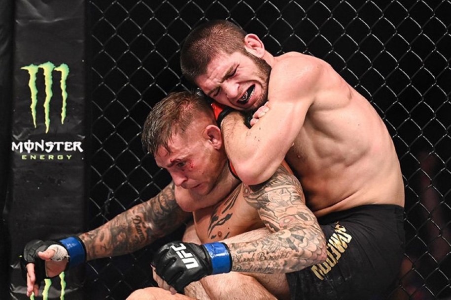 Khabib Nurmagomedov bán đấu giá chiếc áo Dustin Poirier tặng nhằm gây quỹ từ thiện Khabib Nurmagomedov bán đấu giá chiếc áo Dustin Poirier tặng nhằm gây quỹ từ thiện