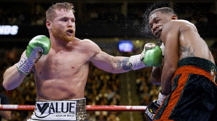 Nhà vô địch nhượng quyền Canelo Alvarez là ai?