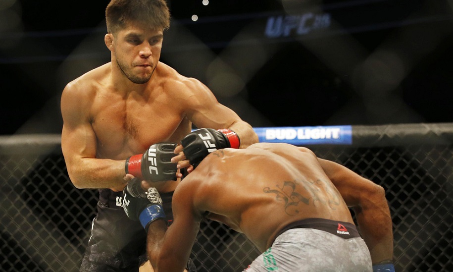 Nhà vô địch kép hai hạng cân Flyweight Bantamweight Henry Cejudo là ai? Nhà vô địch kép hai hạng cân Flyweight Bantamweight Henry Cejudo là ai?