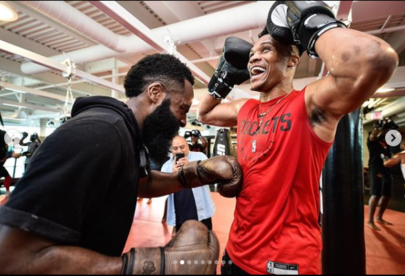 Dàn sao NBA oanh tạc Viện nghiên cứu phát triển hiệu suất thể thao UFC