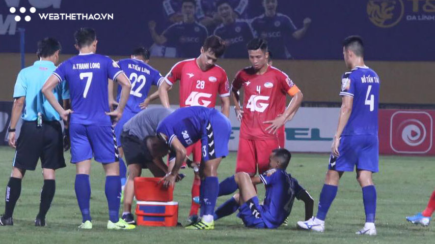Tân binh ĐT Việt Nam dính chấn thương trước ngày lên Tuyển