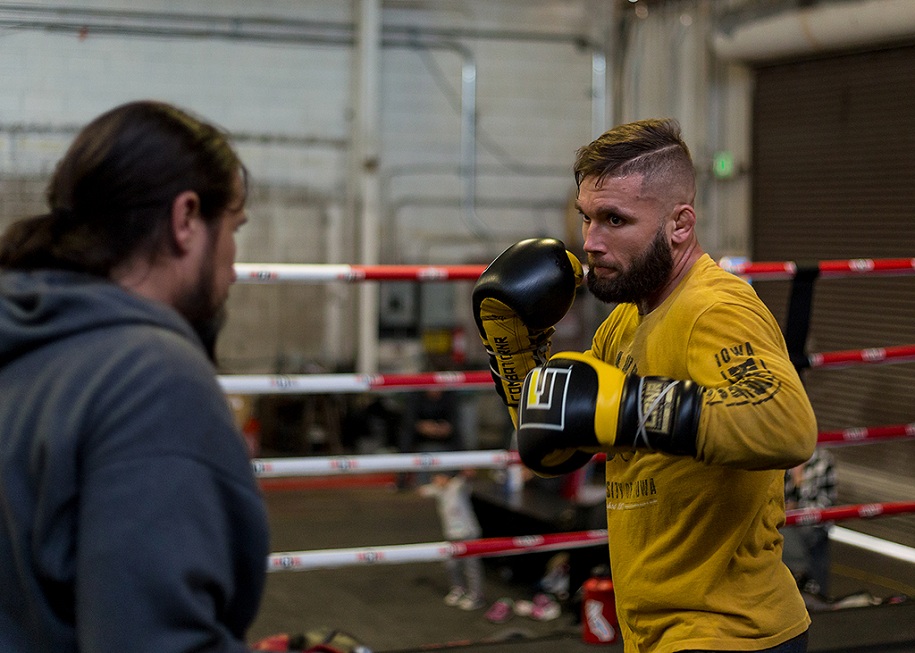 Jeremy Stephens dành 30 nghìn đô để chuẩn bị cho độ cao ở Mexico City Jeremy Stephens dành 30 nghìn đô để chuẩn bị cho độ cao ở Mexico City
