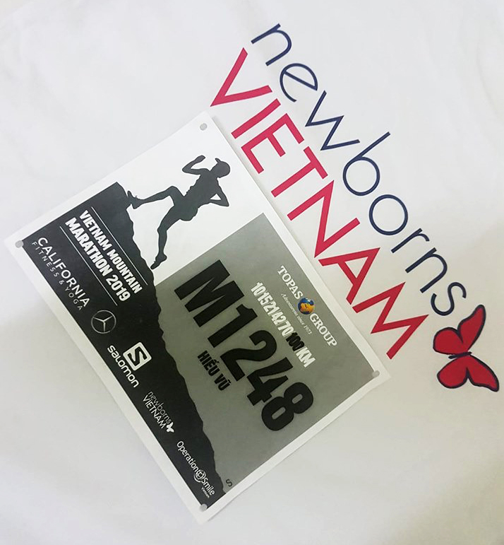 Vietnam Mountain Marathon 2019 khai màn trong đêm mưa, VĐV “cúng face” cầu may mắn Vietnam Mountain Marathon 2019 khai màn trong đêm mưa, VĐV “cúng face” cầu may mắn