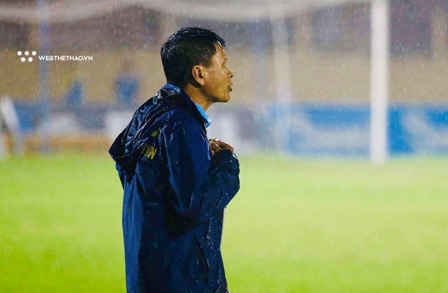 Thắng Nam Định, HLV Khánh Hòa bình thản với cuộc đua trụ hạng V.League 2019
