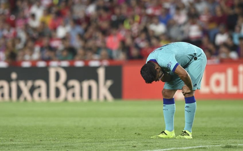 Barca thua sốc Granada chỉ rõ vị thế tồi tệ của một ông lớn