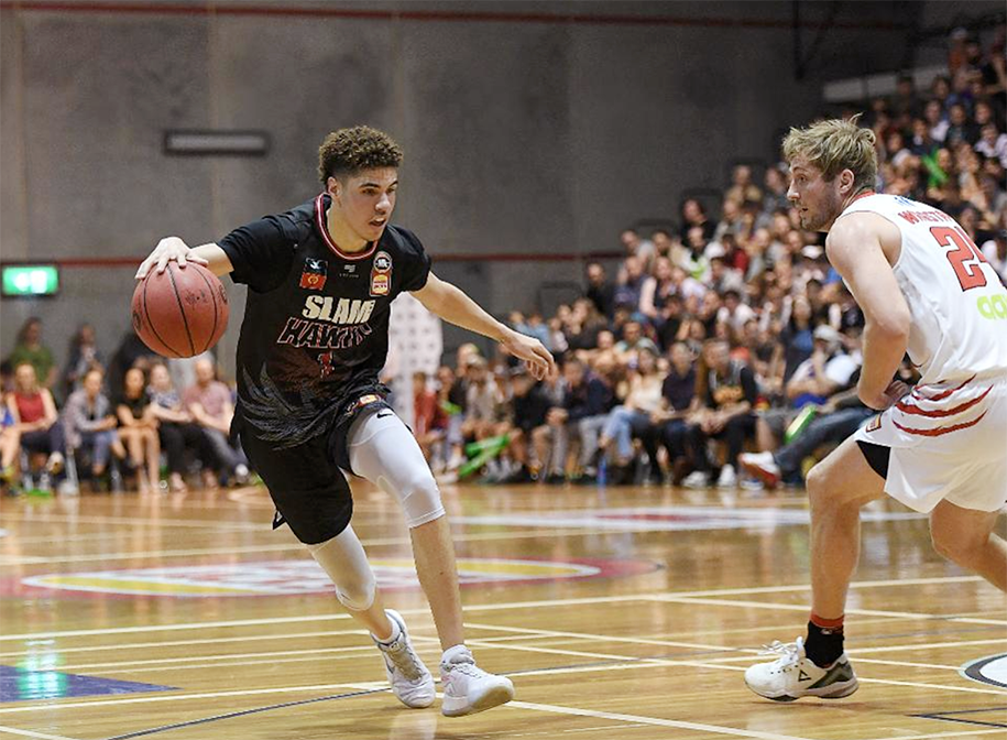 LaMelo Ball gây sốt tại Úc, vượt xa sự mong đợi của giới tuyển trạch NBA LaMelo Ball gây sốt tại Úc, vượt xa sự mong đợi của giới tuyển trạch NBA
