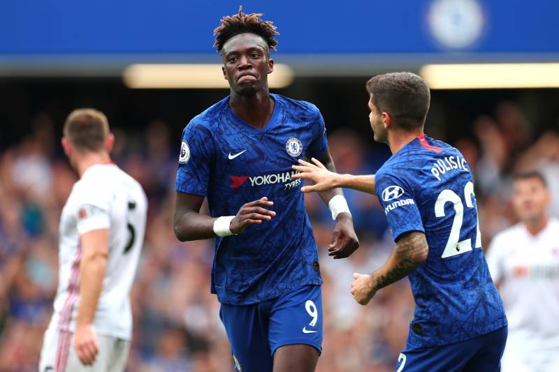 Abraham có thể sánh ngang kỷ lục của Suarez ở trận Chelsea vs Liverpool