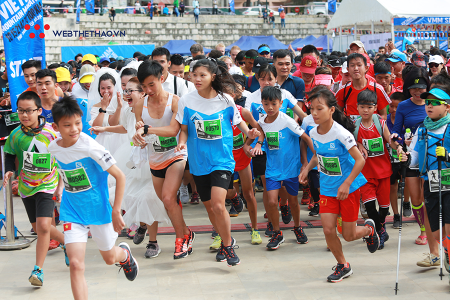 “Biển người xanh” VĐV Vietnam Mountain Marathon 2019 khiến thị trấn Sa Pa náo nhiệt “Biển người xanh” VĐV Vietnam Mountain Marathon 2019 khiến thị trấn Sa Pa náo nhiệt
