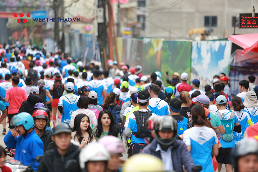 “Biển người xanh” VĐV Vietnam Mountain Marathon 2019 khiến thị trấn Sa Pa náo nhiệt “Biển người xanh” VĐV Vietnam Mountain Marathon 2019 khiến thị trấn Sa Pa náo nhiệt
