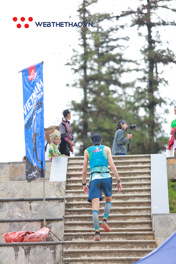 “Dáng đi xác sống” - đặc sản thương hiệu của Vietnam Mountain Marathon “Dáng đi xác sống” - đặc sản thương hiệu của Vietnam Mountain Marathon