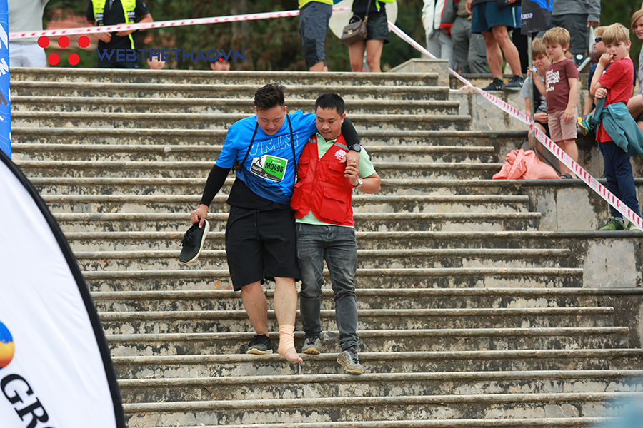 “Dáng đi xác sống” - đặc sản thương hiệu của Vietnam Mountain Marathon “Dáng đi xác sống” - đặc sản thương hiệu của Vietnam Mountain Marathon