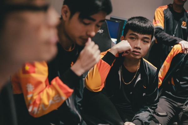 Team Flash chính thức chia tay đội trưởng Optimus