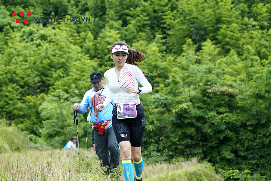 Vietnam Mountain Marathon 2019 rực rỡ hơn nhờ vẻ đẹp của những giai nhân chạy