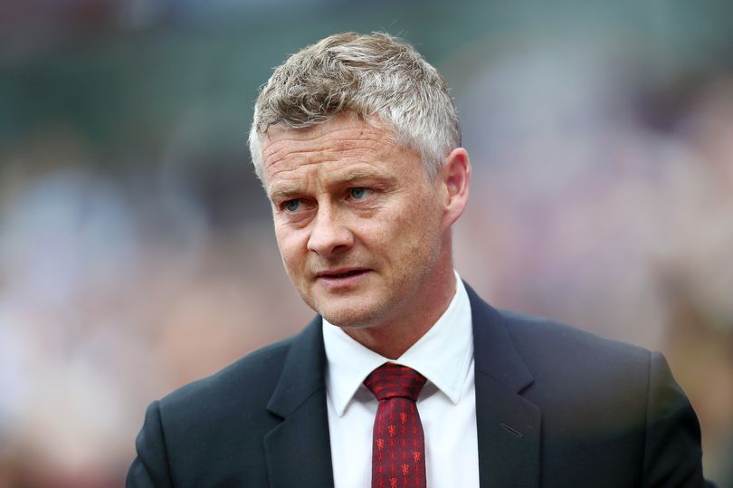 MU bảo vệ Solskjaer và sẽ chi tiền mua sắm trong tháng 1