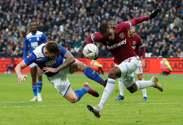 Nhận định Oxford Utd vs West Ham 01h45, 26/09 (Cúp liên đoàn Anh)