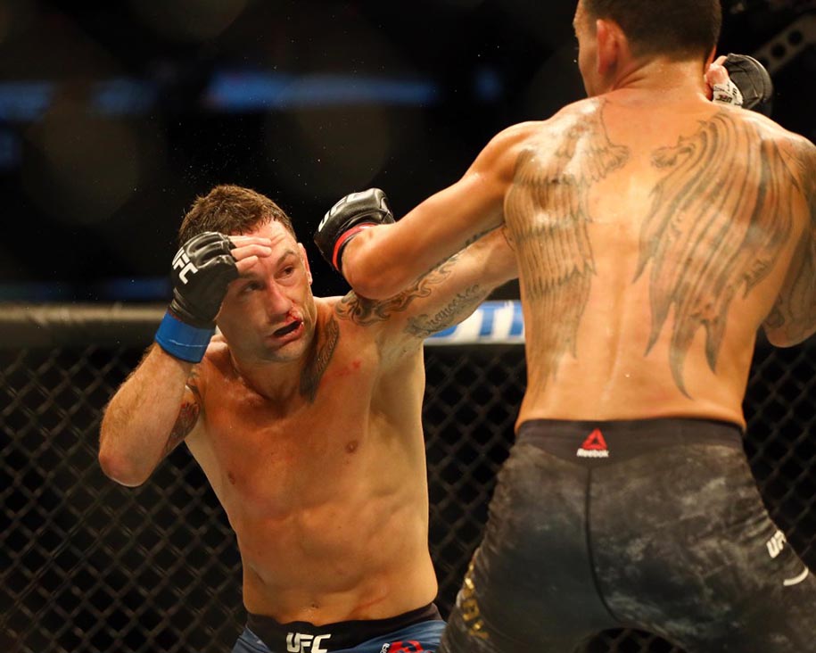 HLV của Conor McGregor muốn anh tái xuất với Frankie Edgar HLV của Conor McGregor muốn anh tái xuất với Frankie Edgar