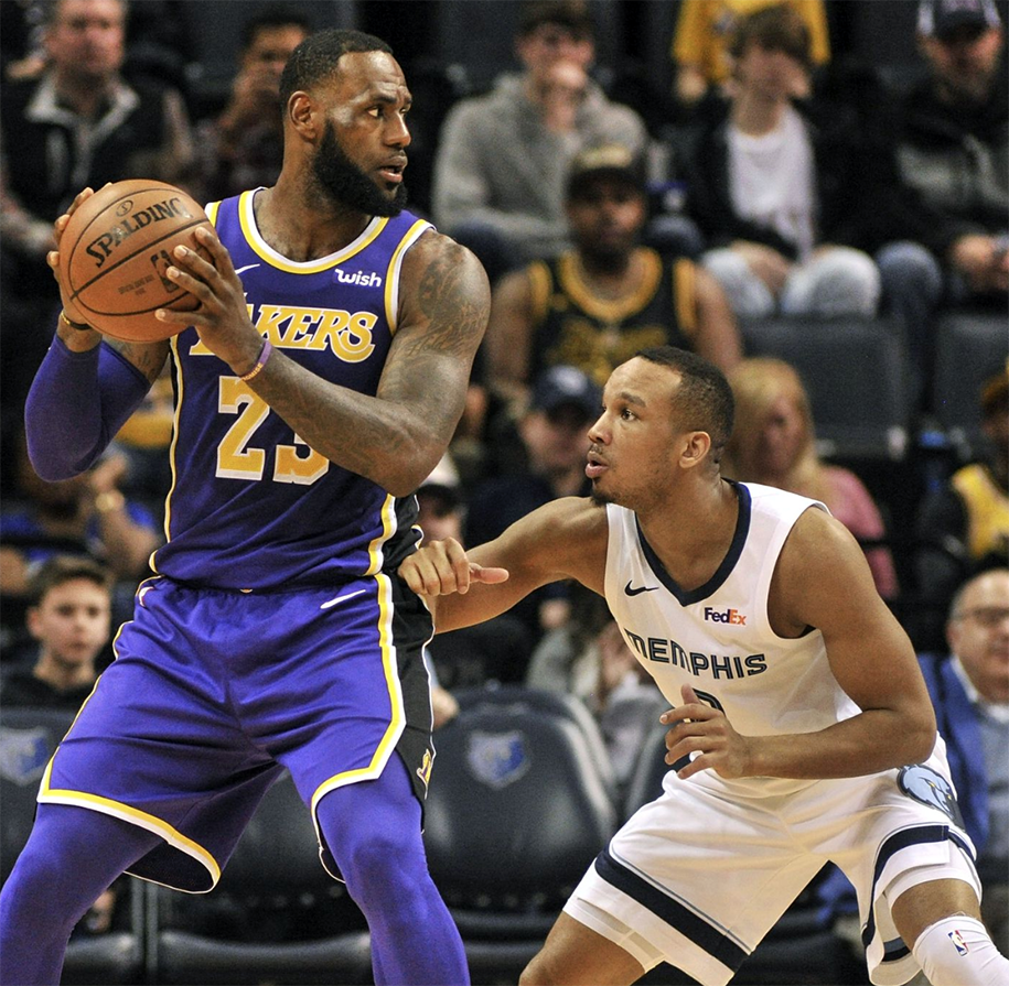 Ba dự đoán bất ngờ cho Los Angeles Lakers tại NBA 2019-20 sắp tới Ba dự đoán bất ngờ cho Los Angeles Lakers tại NBA 2019-20 sắp tới