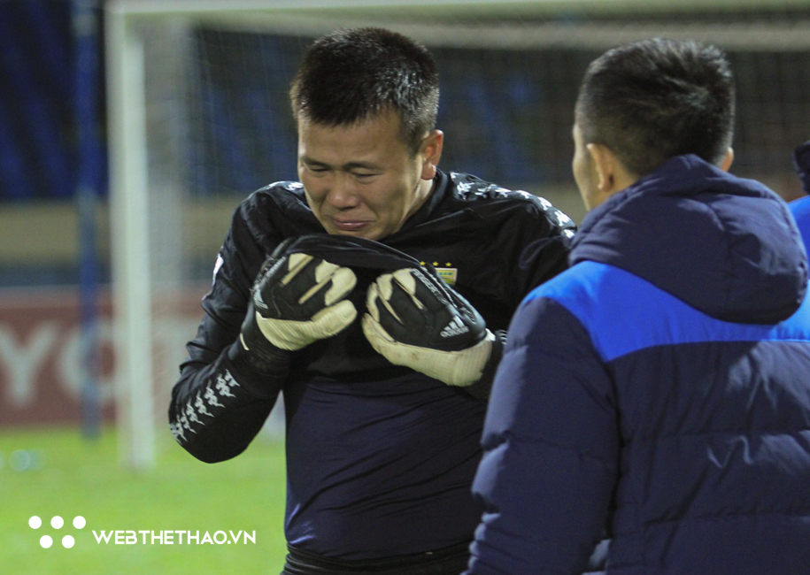 Văn Công chấn thương nặng, 90% lỡ hẹn chung kết lượt về liên khu vực AFC Cup
