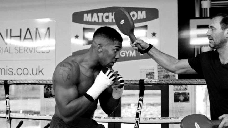 Phân tích chuyên sâu: Vì sao nên bắt đầu Boxing với lối đánh tấn công?