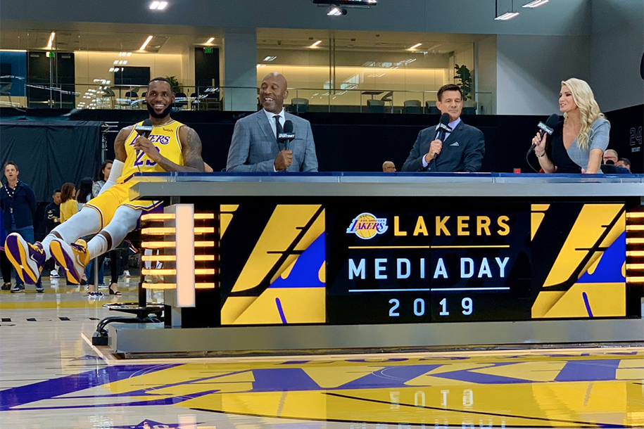 NBA Media Day 2019: Nghe LeBron James chia sẻ về LA Lakers và tuyển Mỹ NBA Media Day 2019: Nghe LeBron James chia sẻ về LA Lakers và tuyển Mỹ