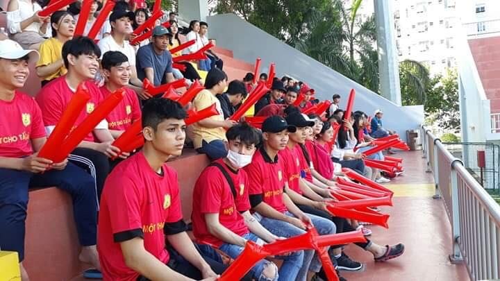CĐV mở hội tại giải phủi Saigon Premier League
