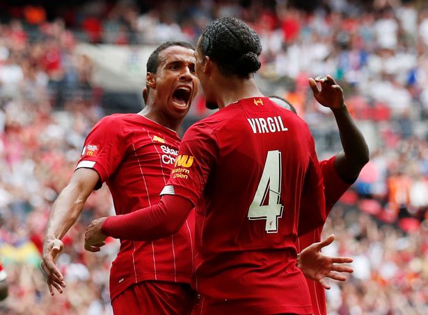 Liverpool coi đối tác của Van Dijk là hợp đồng “không thể tin được”