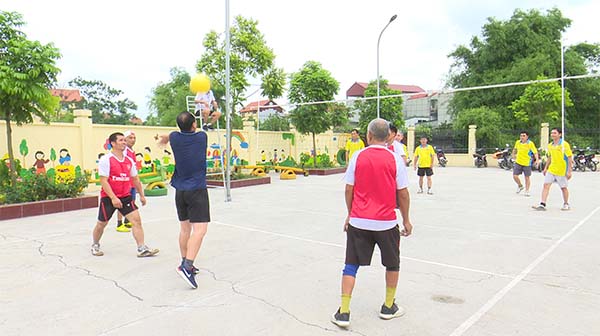 C&aacute;ch đ&aacute;nh v&agrave; kỹ thuật đập b&oacute;ng chuyền hơi cơ bản