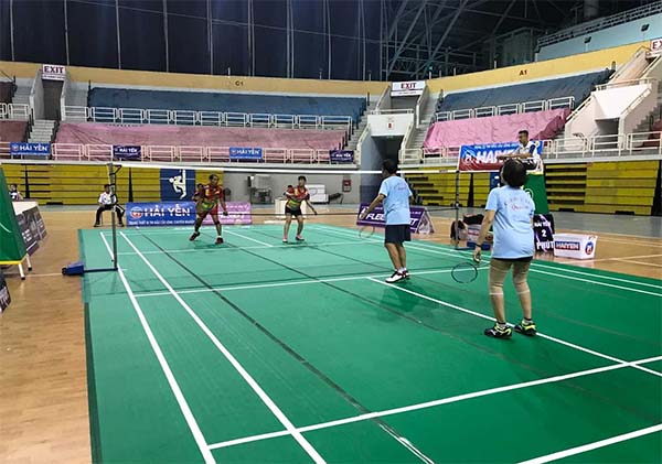 Giá thuê đặt sân cầu lông Phú Thọ tại TPHCM