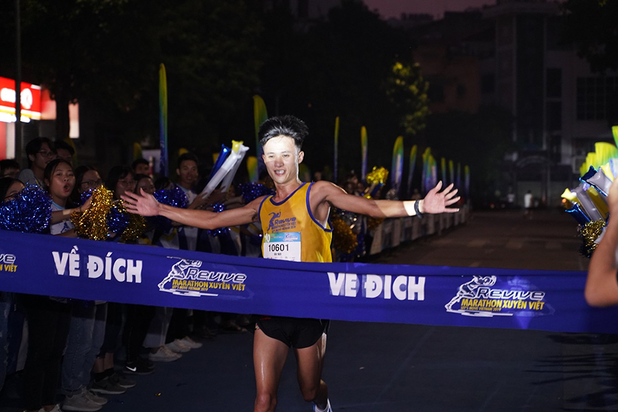 Tuyển thủ SEA Games vô đối tại Revive Marathon Xuyên Việt 2019 chặng Hà Nội