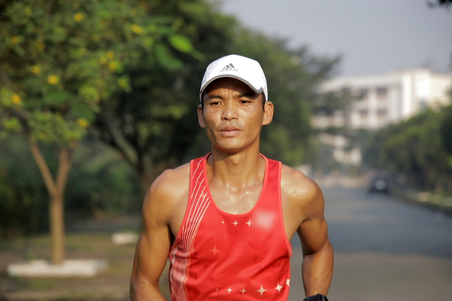 Chạy theo “hứng” nhưng Hữu Vi vẫn chinh phục 21km Revive Marathon Xuyên Việt Quảng Bình